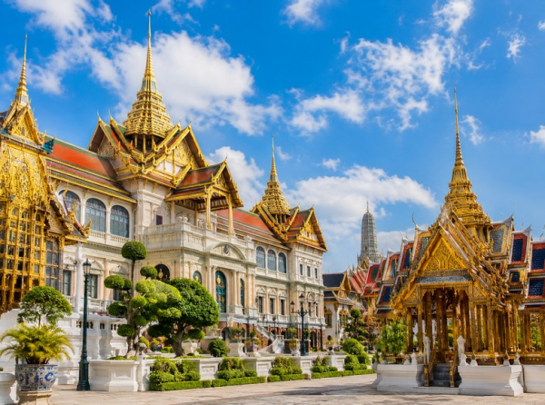 Grand Palace Bangkok 2026: Vé bao nhiêu, giờ mở cửa, quy định ăn mặc
