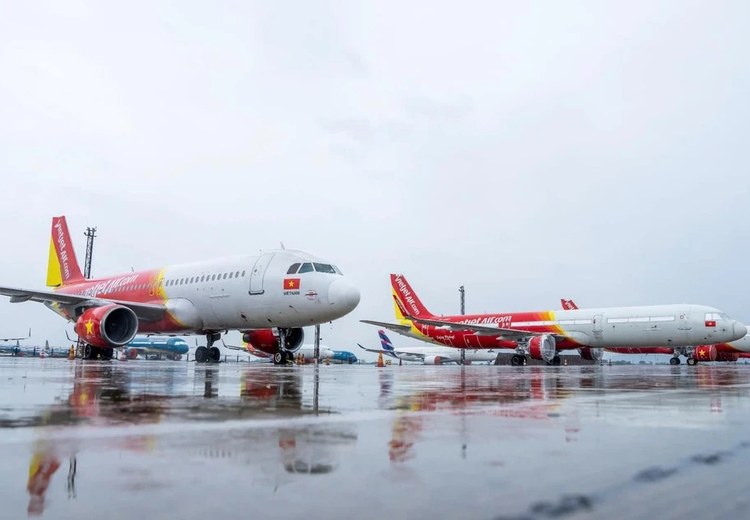 Máy bay đỗ tại sân bay Nội Bài chuẩn bị bay đi Bangkok