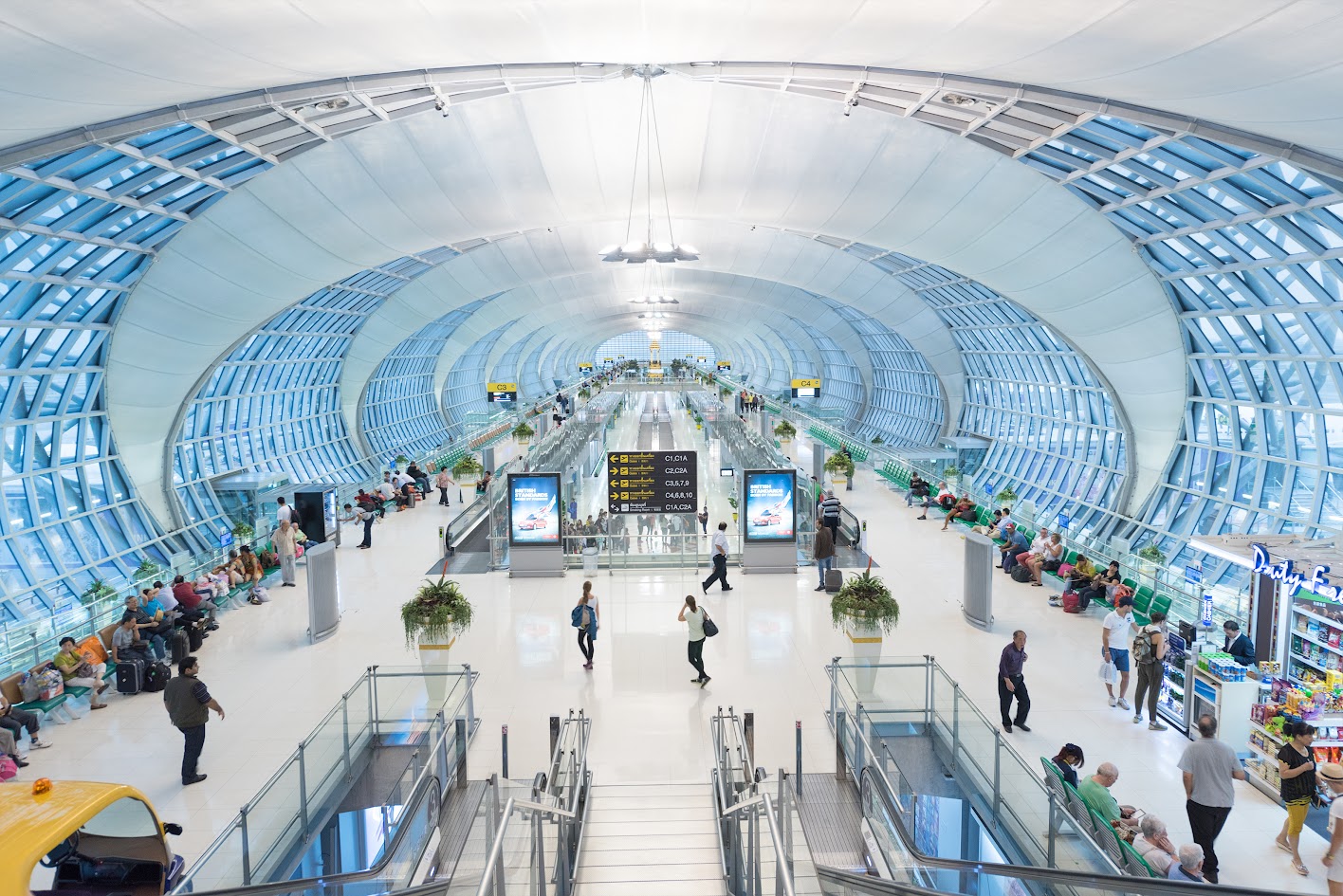 Nhà ga hành khách hiện đại của sân bay Suvarnabhumi Bangkok